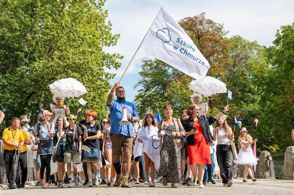 Szkoła w Chmurze: kto może się dostać? Kryteria przyjęcia