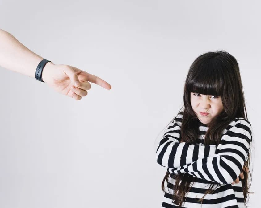 Płacz dziecka w tekstach kultury: symbolika cierpienia i tożsamości