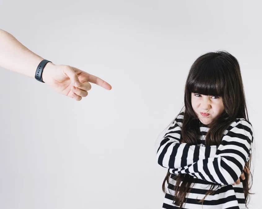 Płacz dziecka w tekstach kultury: symbolika cierpienia i tożsamości