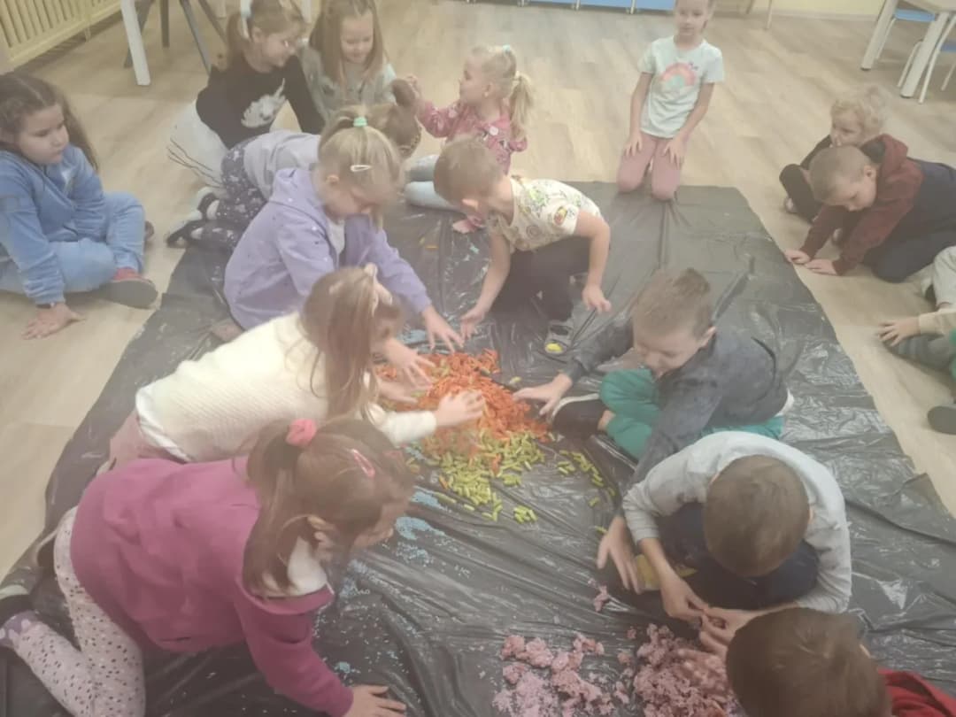 Zajęcia sensoryczne z makaronem – kreatywne pomysły dla dzieci