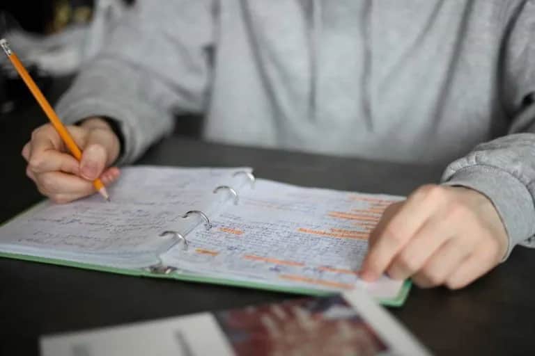 Czy w szkole w chmurze są oceny? Odkryj nietypowy system oceniania Czy w szkole w chmurze są oceny? Odkryj nietypowy system oceniania