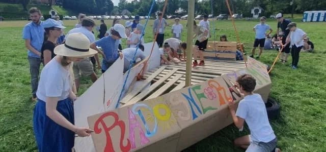 Zajęcia z młodzieżą: Jak skutecznie angażować i inspirować młodych?